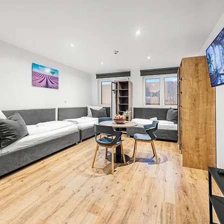 Creativ Wohnen Apartmenthaus アパート Forstinning